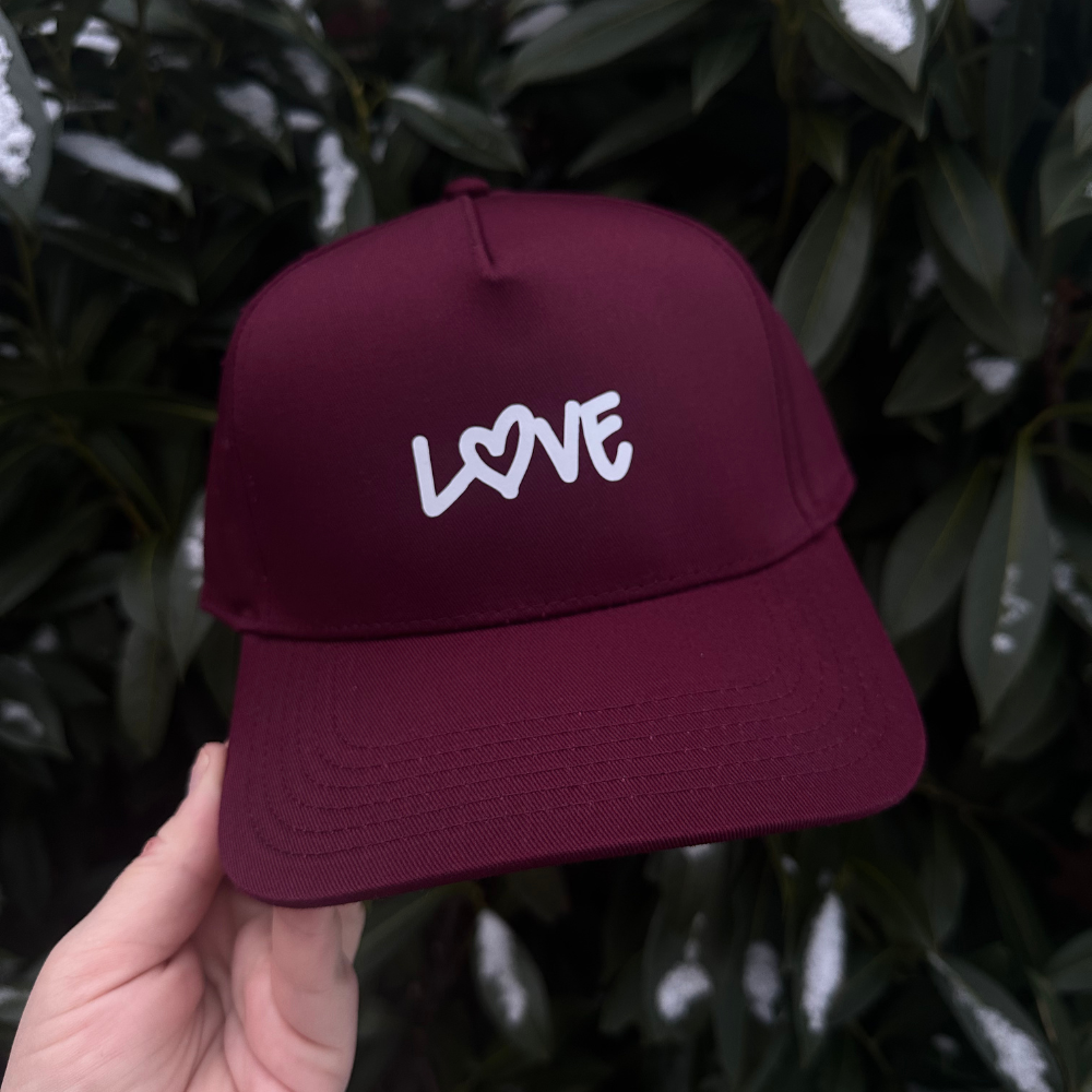 MINI LOVE ♡ printed baseball hat