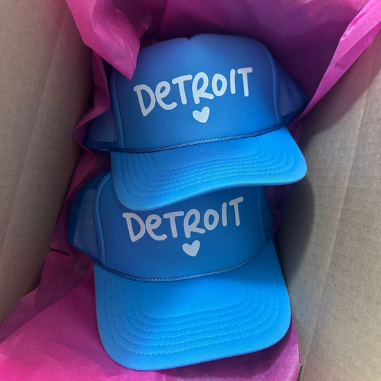 I LOVE DETROIT ♡ printed trucker hat