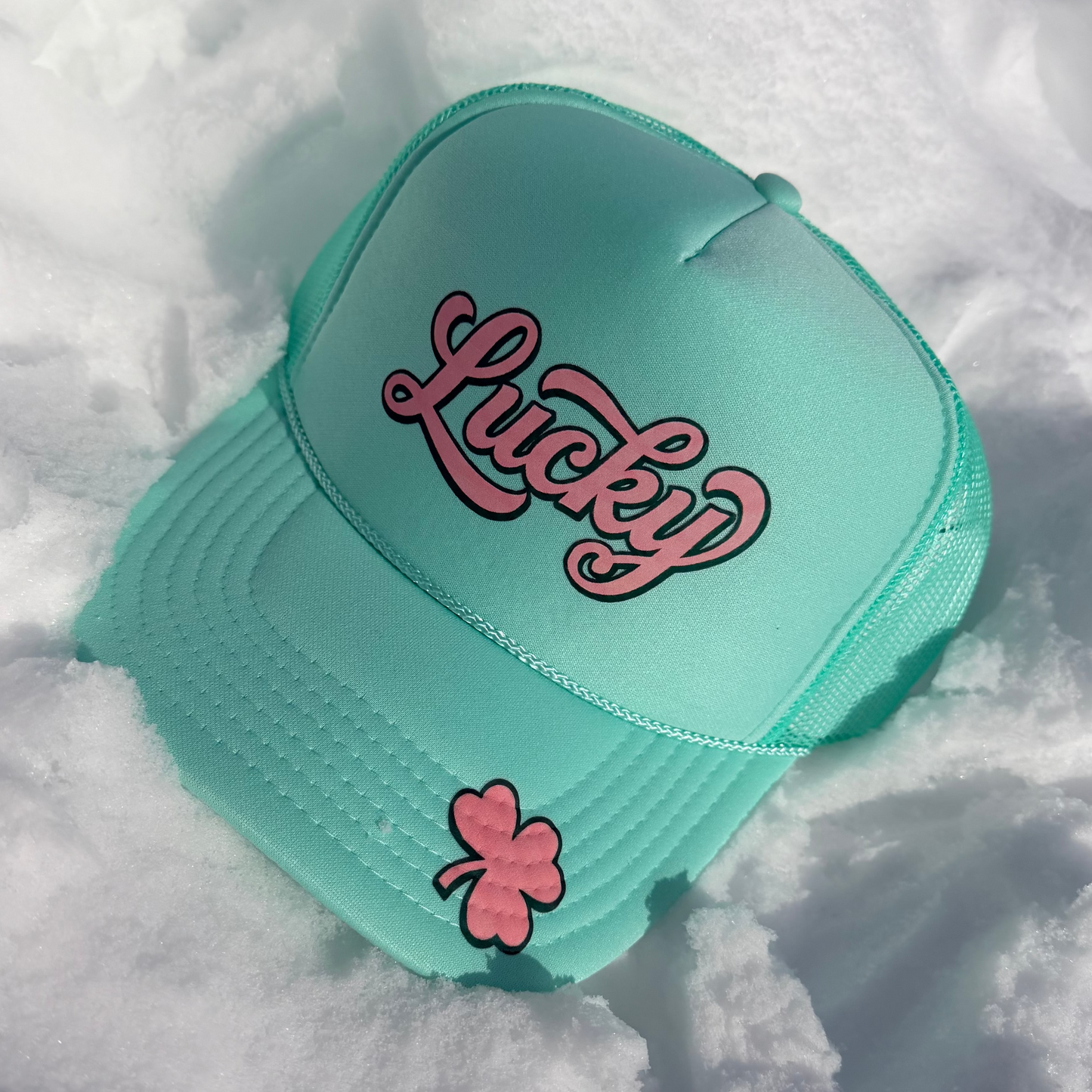 LUCKY ♡ printed trucker hat
