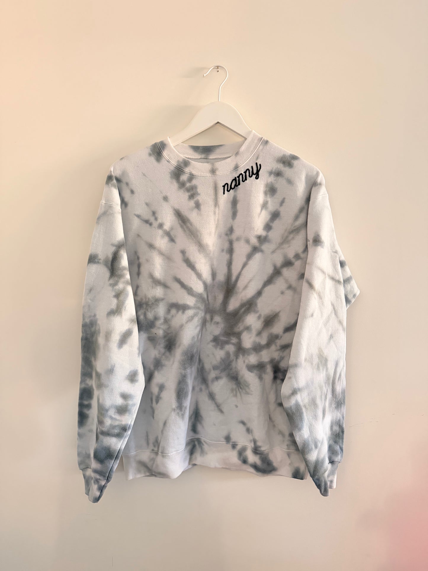 SAMPLE SALE ♡ SIZE MEDIUM ♡ sweatshirt