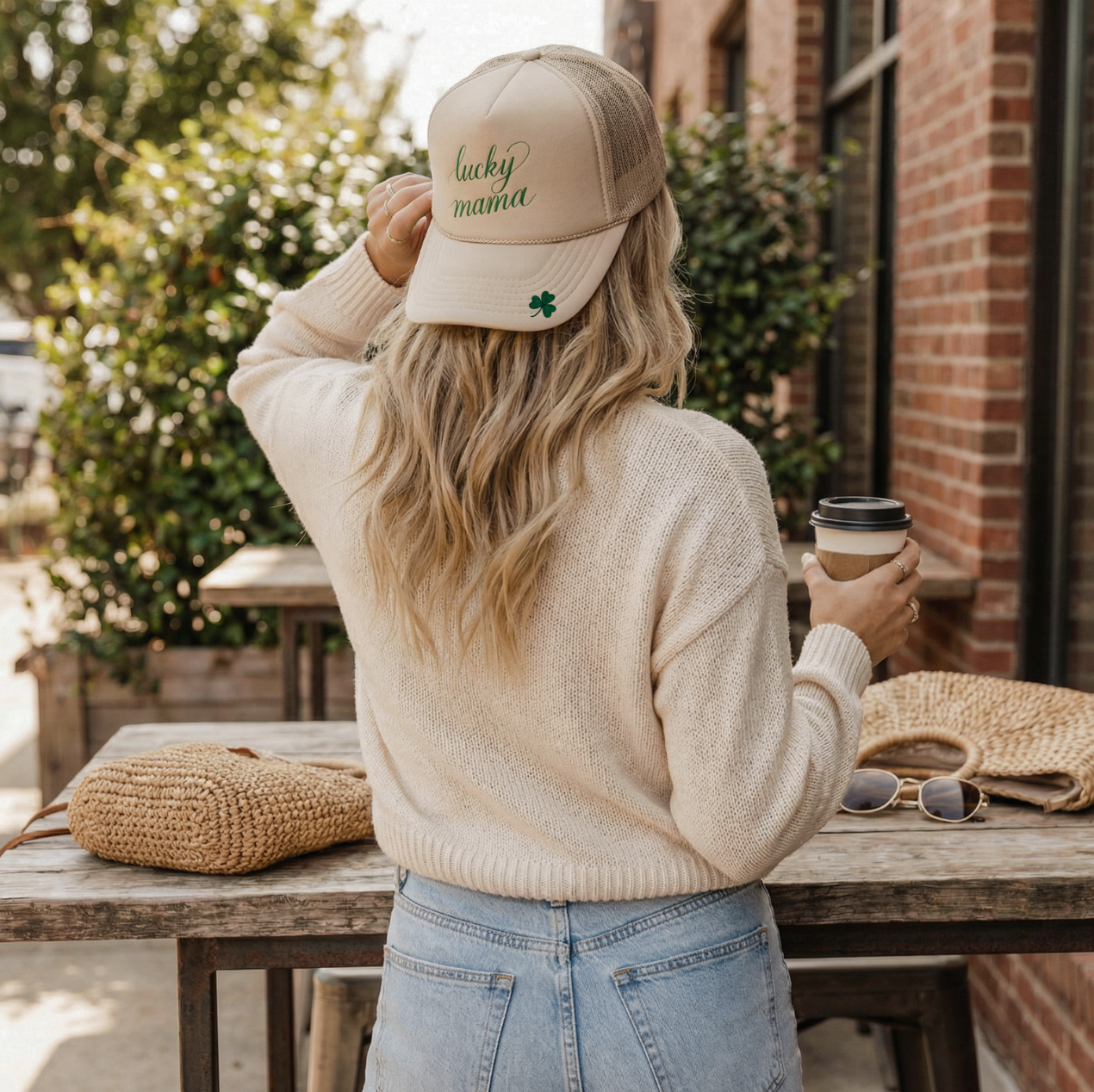 LUCKY MAMA ♡ printed trucker hat