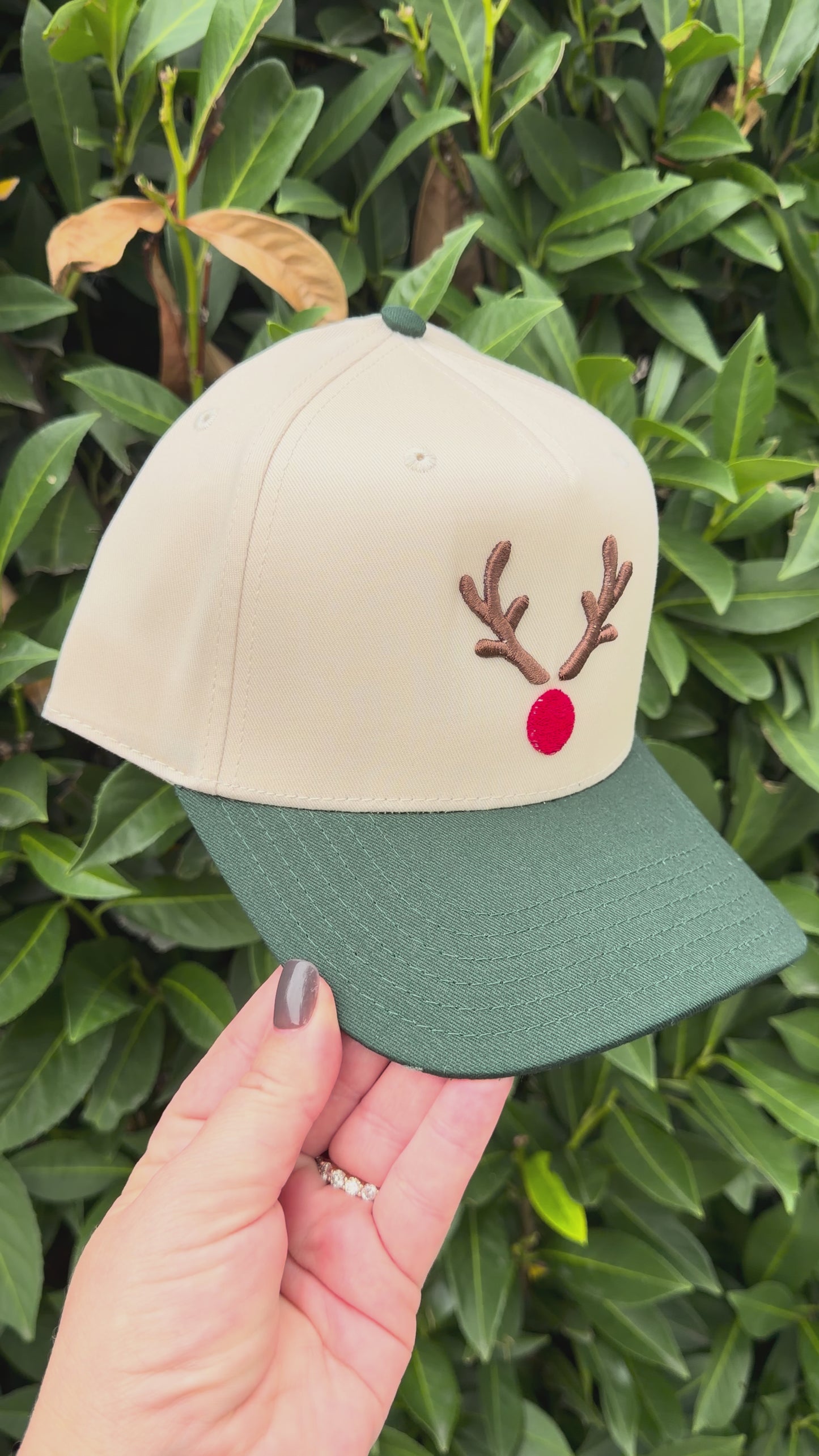 Load and play video in Gallery viewer, RUDOLPH HAT ♡ puff embroidered hat
