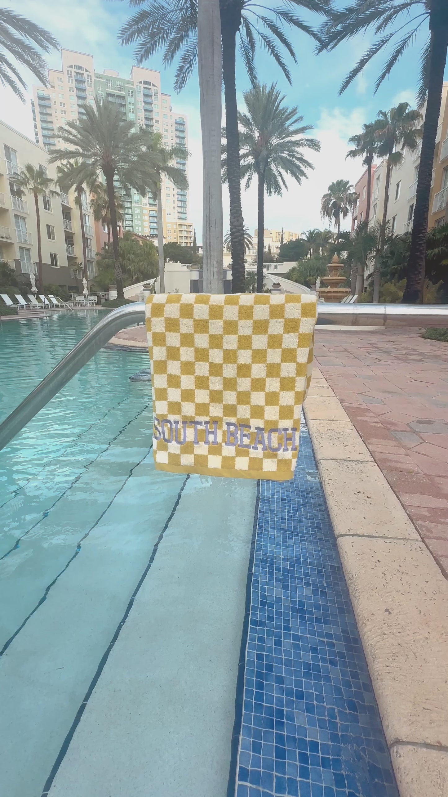 Load and play video in Gallery viewer, TOWEL STITCH ♡ personalized embroidered towel in gold
