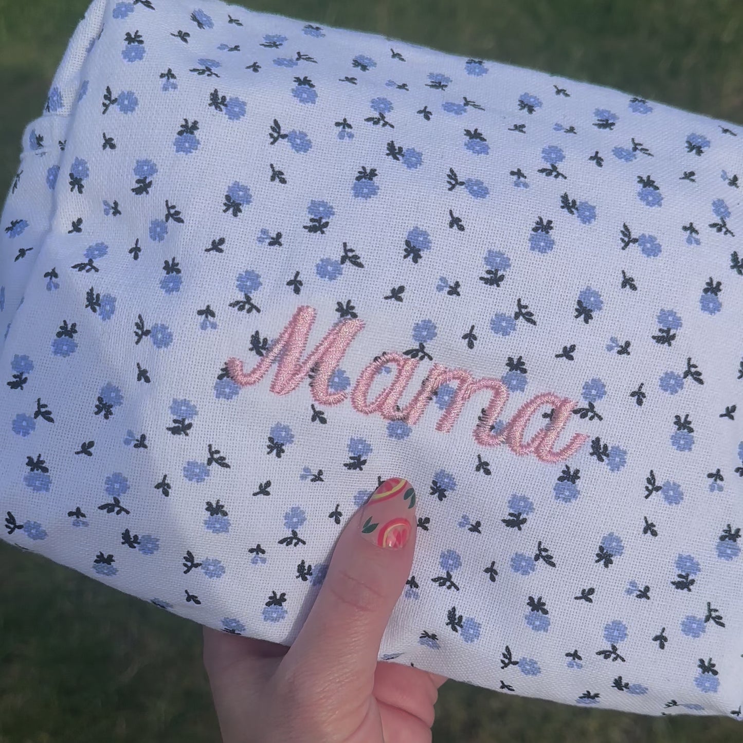 Load and play video in Gallery viewer, MAMA FLORAL POUCH ♡ embroidered pouch
