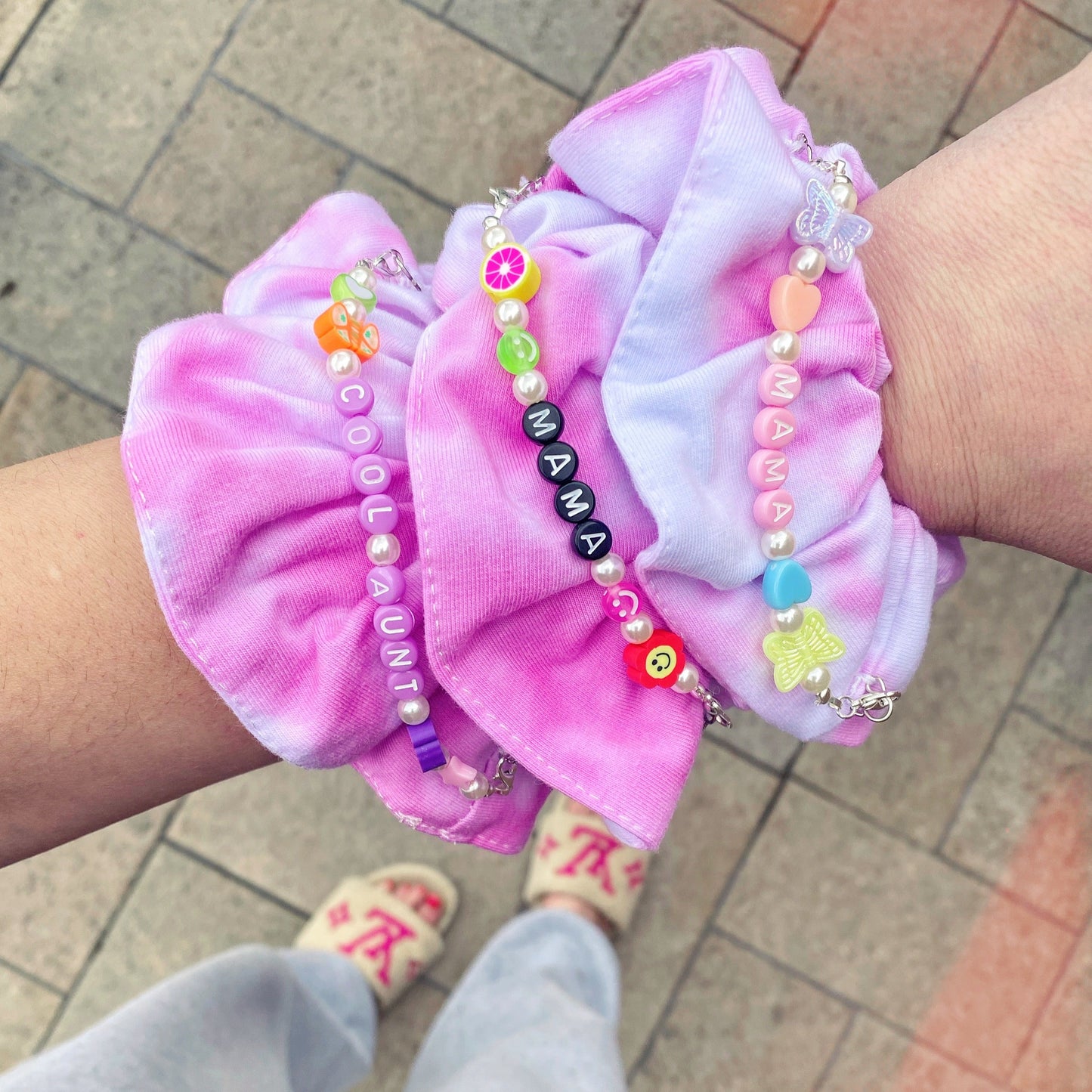 MAMA SCRUNCHIE ♡ tie-dye scrunchie with mama beads by Aura Sugar Co.