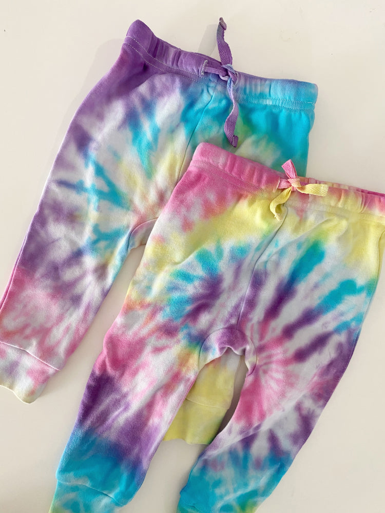 
                
                    Load image into Gallery viewer, MULTIE BABY PANTS ♡ tie-dye baby joggers
                
            