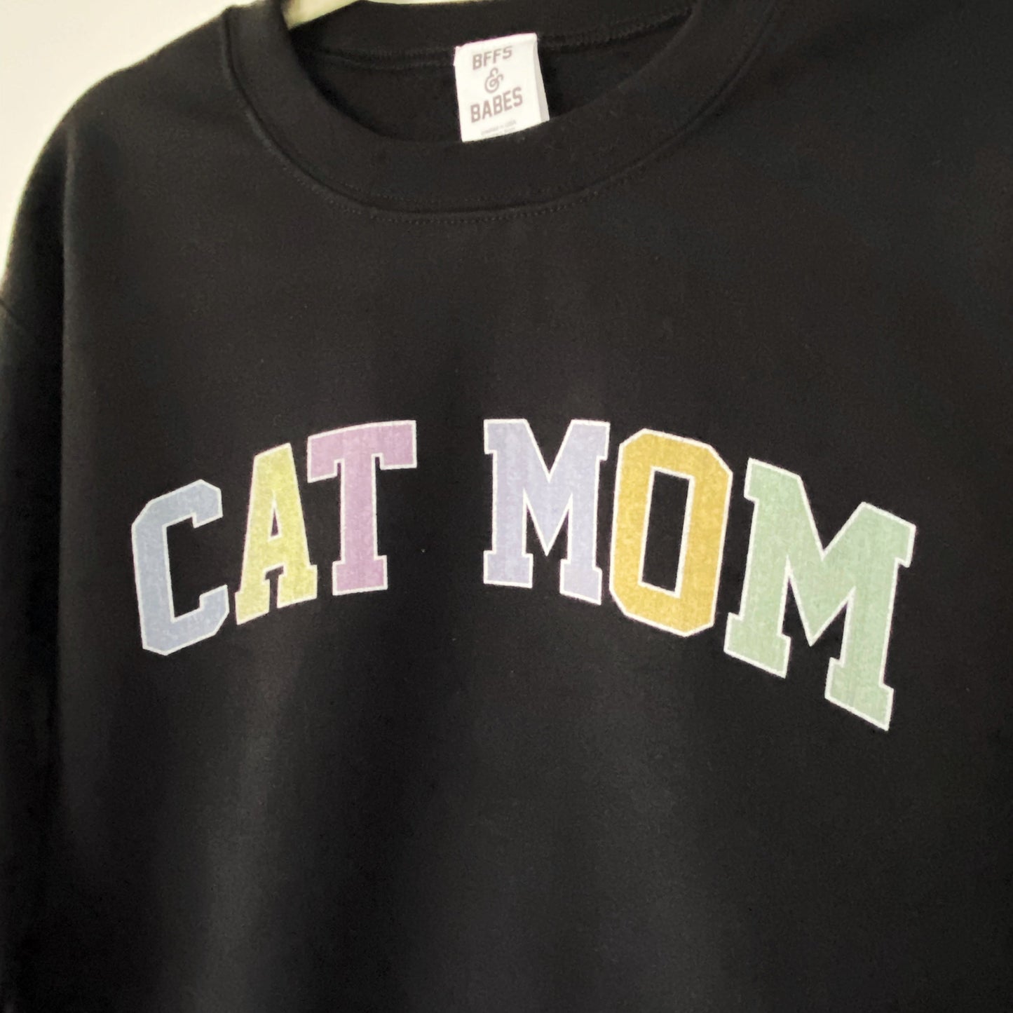Load image into Gallery viewer, CAT MOM ♡ black graphic sweatshirt
