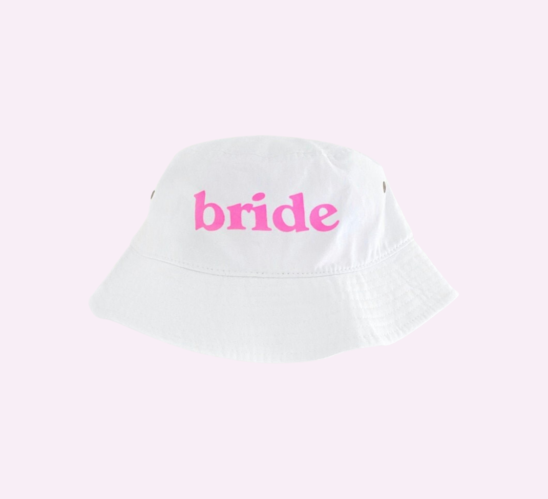 BRIDE BUCKET HAT ♡ white bucket hat with print