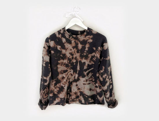 Load image into Gallery viewer, FLIP IT MOVES ♡ cropped adult sweatshirt

